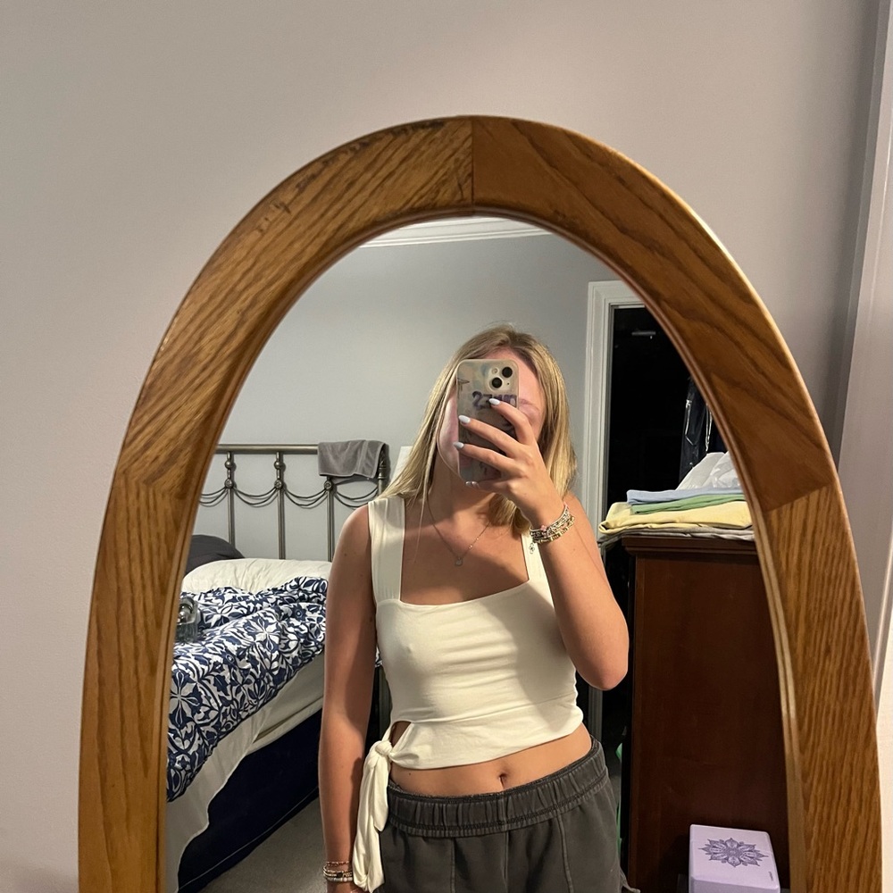 Vestique White Tie Cropped Tank